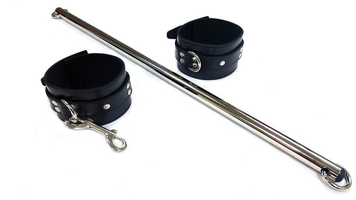 Rouge Garments Adjustable Leg Spreader Bar With Cuffs