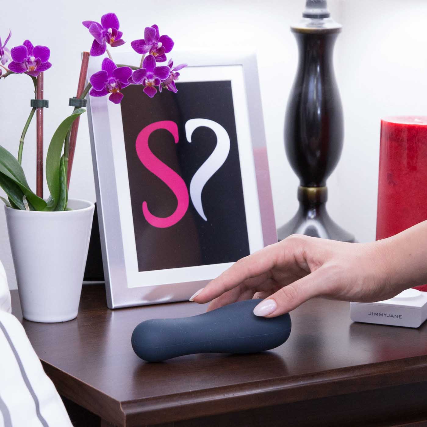Jimmyjane FORM 4 Luxury Rechargeable Vibrator